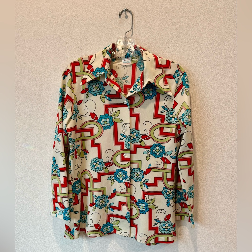 1970’s Women’s Floral Vintage Button down shirt | Size M